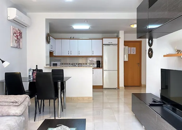 Triton Casasol 아파트